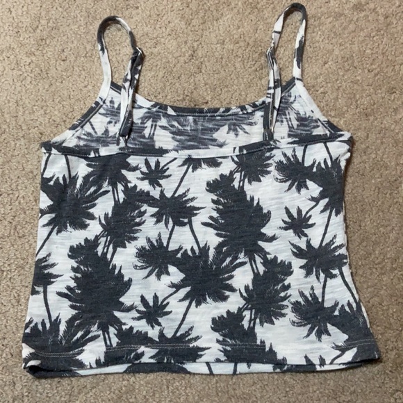 Nollie palm tree gray and white crop top - Picture 2 of 4